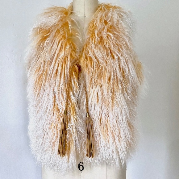 Ugg Australia Soft Pearl Beige Tibetan Mongolian Lamb Fur Vest in size XS/S, New - Picture 3 of 10